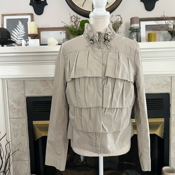 Chaus Sport Short Beige Tiered Jacket - Picture 7 of 15